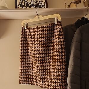 TALBOTS, Houndstooth, Brown &Tan MINI SZ 6